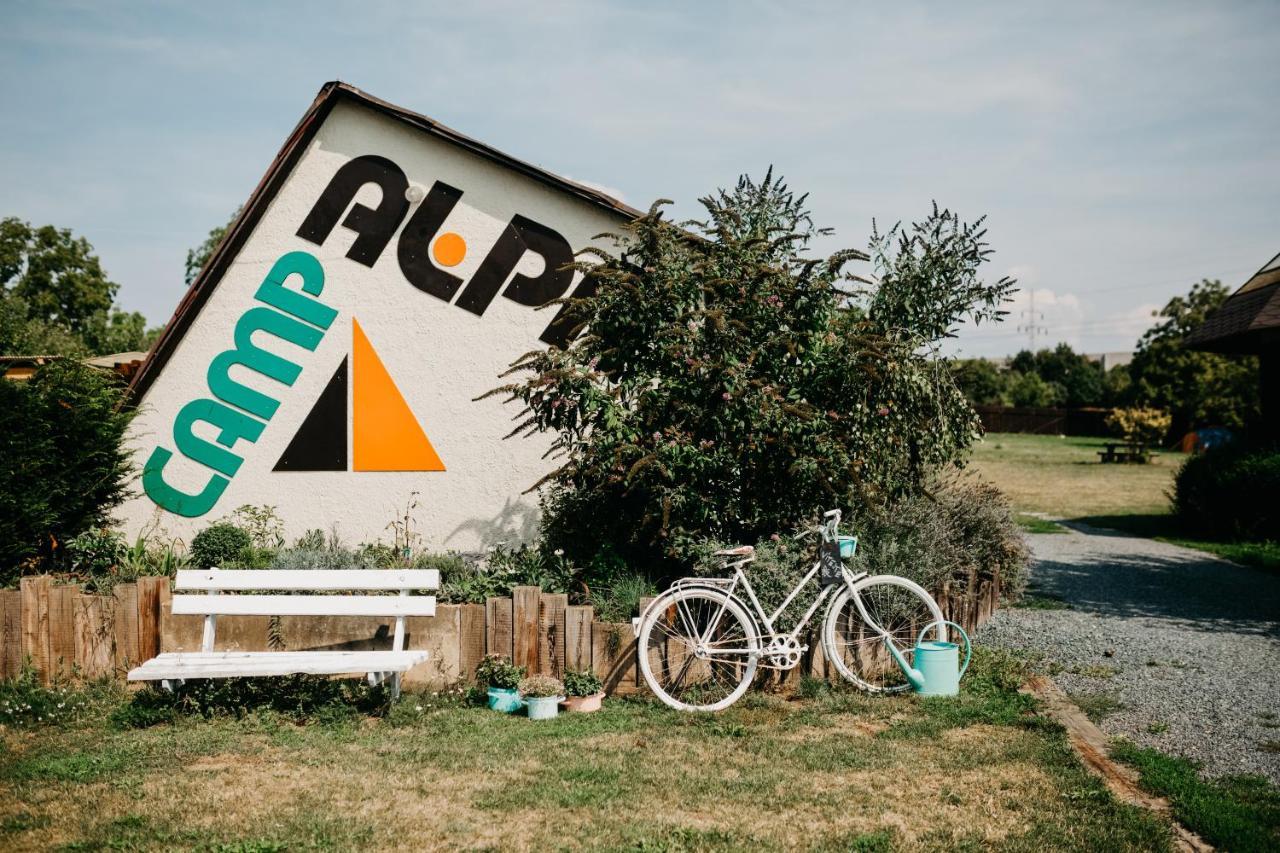 Camp Alpa Otel Ostrovačice Dış mekan fotoğraf